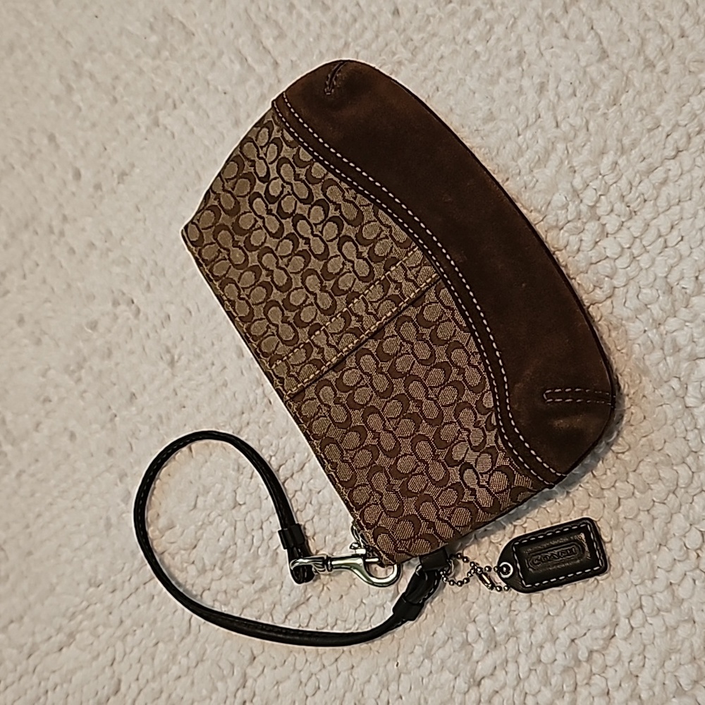 Coach Suede wristlet in Excellent Condition